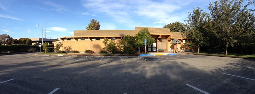 The Palo Alto Animal Shelter, located at 3281 E Bayshore Road.